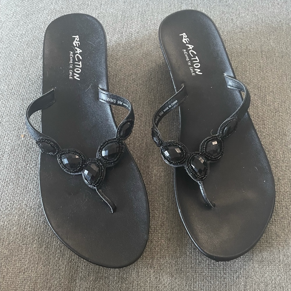 Black sandals ✨